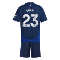 Manchester United Luke Shaw #23 Fußballbekleidung Auswärtstrikot Kinder 2024-25 Kurzarm (+ kurze hosen)